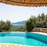 Guest house Arapaki Secret Garden, Ground Floor Deluxe Suite, Private Pool, Sauna, Sea View 4*