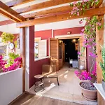 Arapaki Secret Garden, Ground Floor Deluxe Suite, Private Pool, Sauna, Sea View Vournikas
