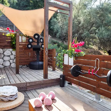Arapaki Secret Garden, Ground Floor Deluxe Suite, Private Pool, Sauna, Sea View Konukevi