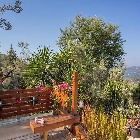 Arapaki Secret Garden, Ground Floor Deluxe Suite, Private Pool, Sauna, Sea View 4*