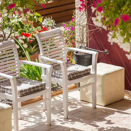 Arapaki Secret Garden, Ground Floor Deluxe Suite, Private Pool, Sauna, Sea View Konukevi Vournikas