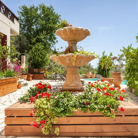 Arapaki Secret Garden, Ground Floor Deluxe Suite, Private Pool, Sauna, Sea View Penzion Vournikas