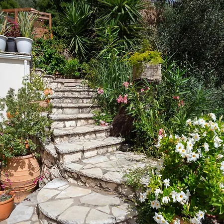 Arapaki Secret Garden, Ground Floor 2 4*