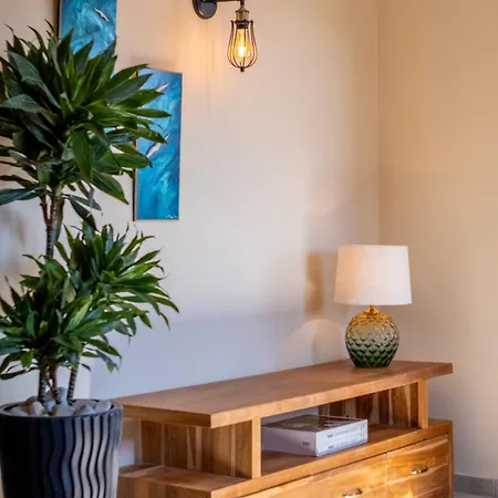 Arapaki Secret Garden, Ground Floor Deluxe Suite, Private Pool, Sauna, Sea View Konukevi