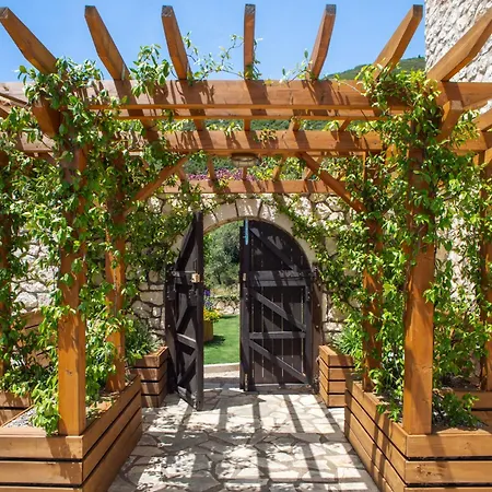 Arapaki Secret Garden, Ground Floor Deluxe Suite, Private Pool, Sauna, Sea View Vournikas