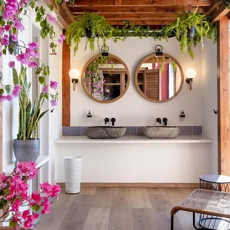 Penzion Arapaki Secret Garden, Ground Floor Deluxe Suite, Private Pool, Sauna, Sea View 4*