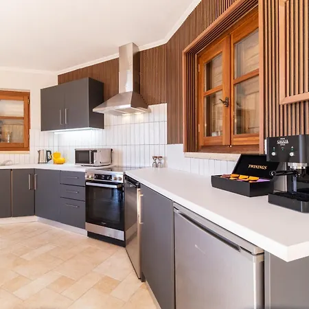 Pensionat Arapaki Secret Garden, Ground Floor Deluxe Suite, Private Pool, Sauna, Sea View 4*