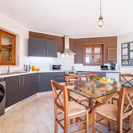 Arapaki Secret Garden, Ground Floor Deluxe Suite, Private Pool, Sauna, Sea View