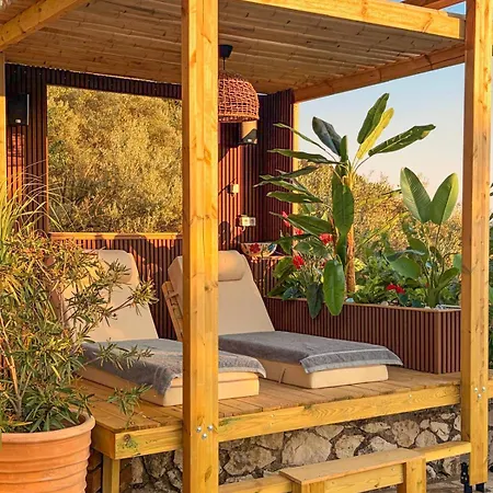 Arapaki Secret Garden, Ground Floor Deluxe Suite, Private Pool, Sauna, Sea View 4*