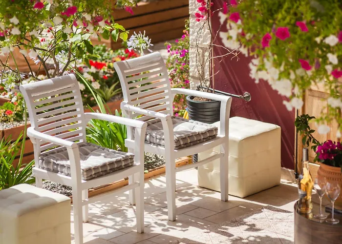 Arapaki Secret Garden, Ground Floor Deluxe Suite, Private Pool, Sauna, Sea View Guest house Vournikas