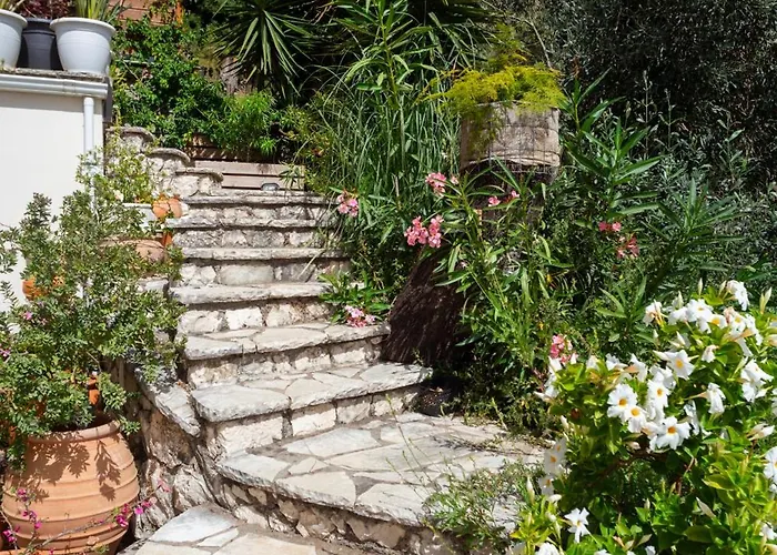 Arapaki Secret Garden, Ground Floor Deluxe Suite, Private Pool, Sauna, Sea View 4*