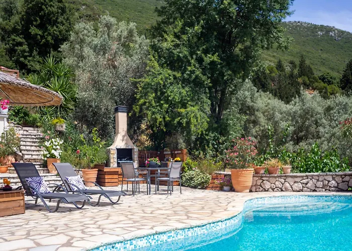 Arapaki Secret Garden, Ground Floor Deluxe Suite, Private Pool, Sauna, Sea View Guest house