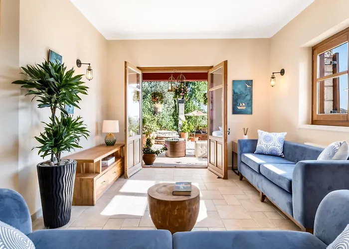 Guest house Arapaki Secret Garden, Ground Floor Deluxe Suite, Private Pool, Sauna, Sea View