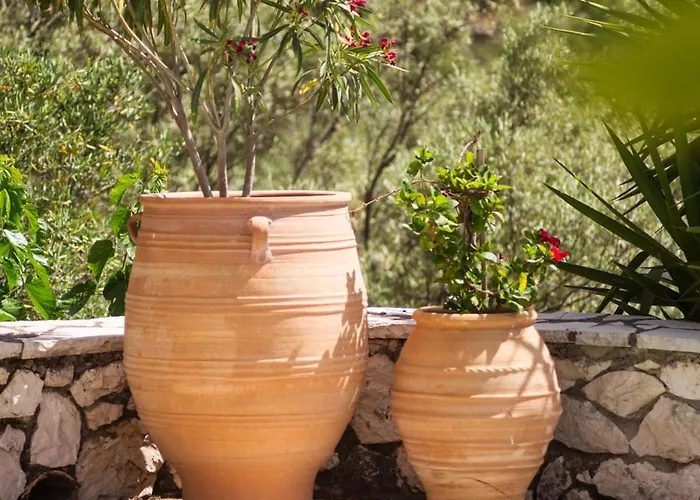 Guest house Arapaki Secret Garden, Ground Floor Deluxe Suite, Private Pool, Sauna, Sea View Vournikas