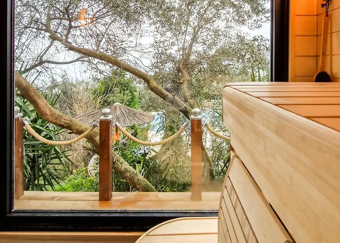 Guest house Arapaki Secret Garden, Ground Floor Deluxe Suite, Private Pool, Sauna, Sea View Vournikas