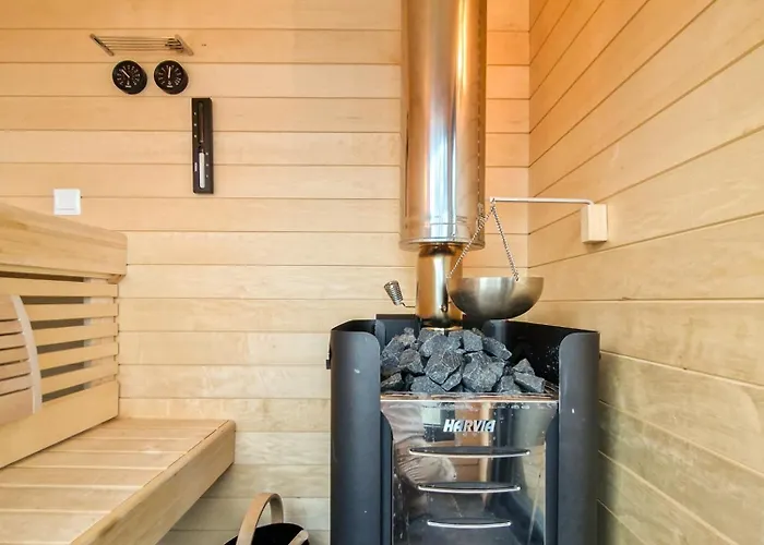 Arapaki Secret Garden, Ground Floor Deluxe Suite, Private Pool, Sauna, Sea View Guest house Vournikas